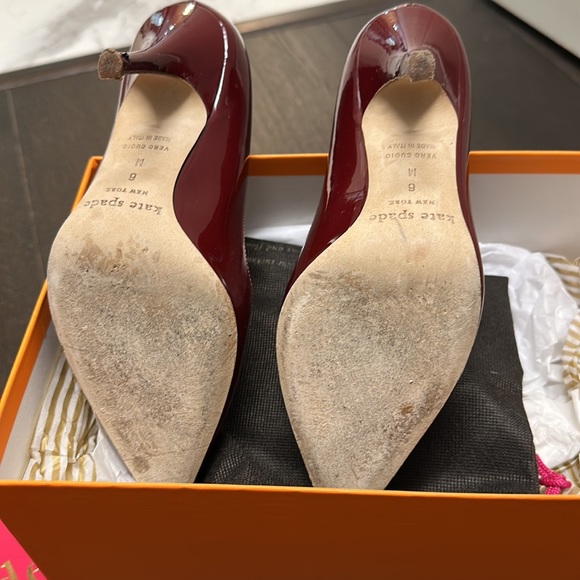 Kate Spade New York patent leather pumps burgundy color - Picture 5 of 9